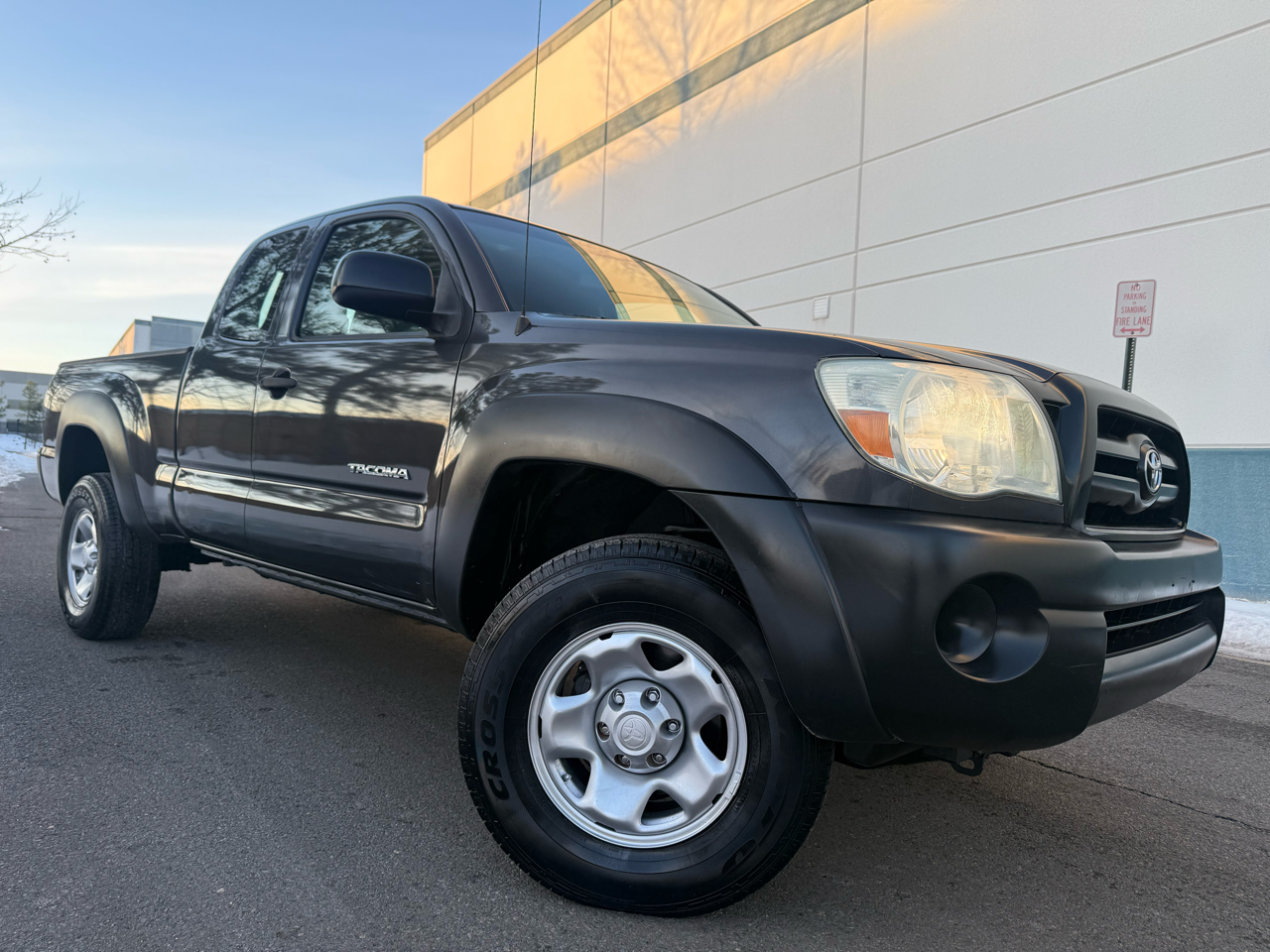 Toyota Tacoma 4WD Access V6 MT (Natl) 2010