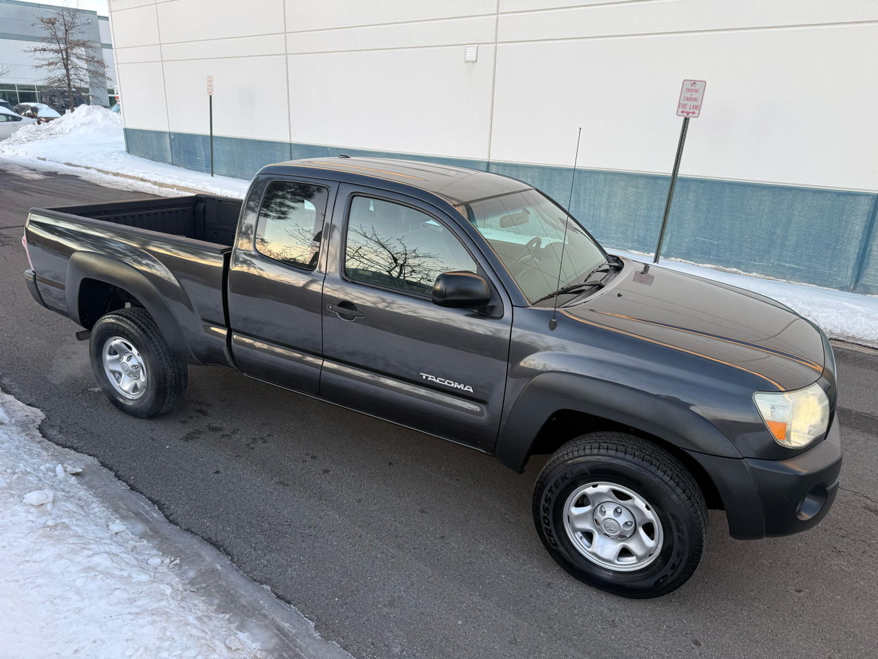 Toyota Tacoma 4WD Access V6 MT (Natl) 2010