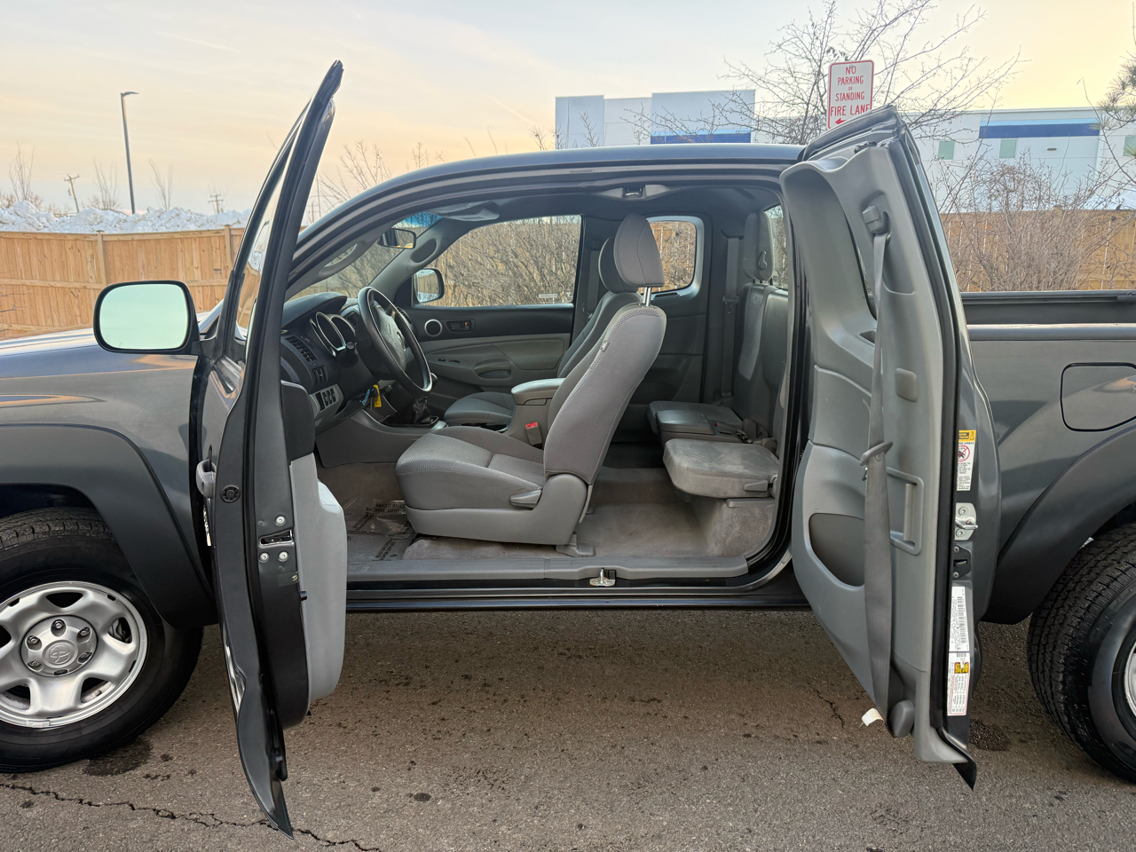 Toyota Tacoma 4WD Access V6 MT (Natl) 2010