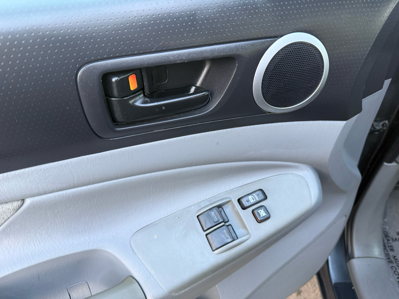 Toyota Tacoma 4WD Access V6 MT (Natl) 2010