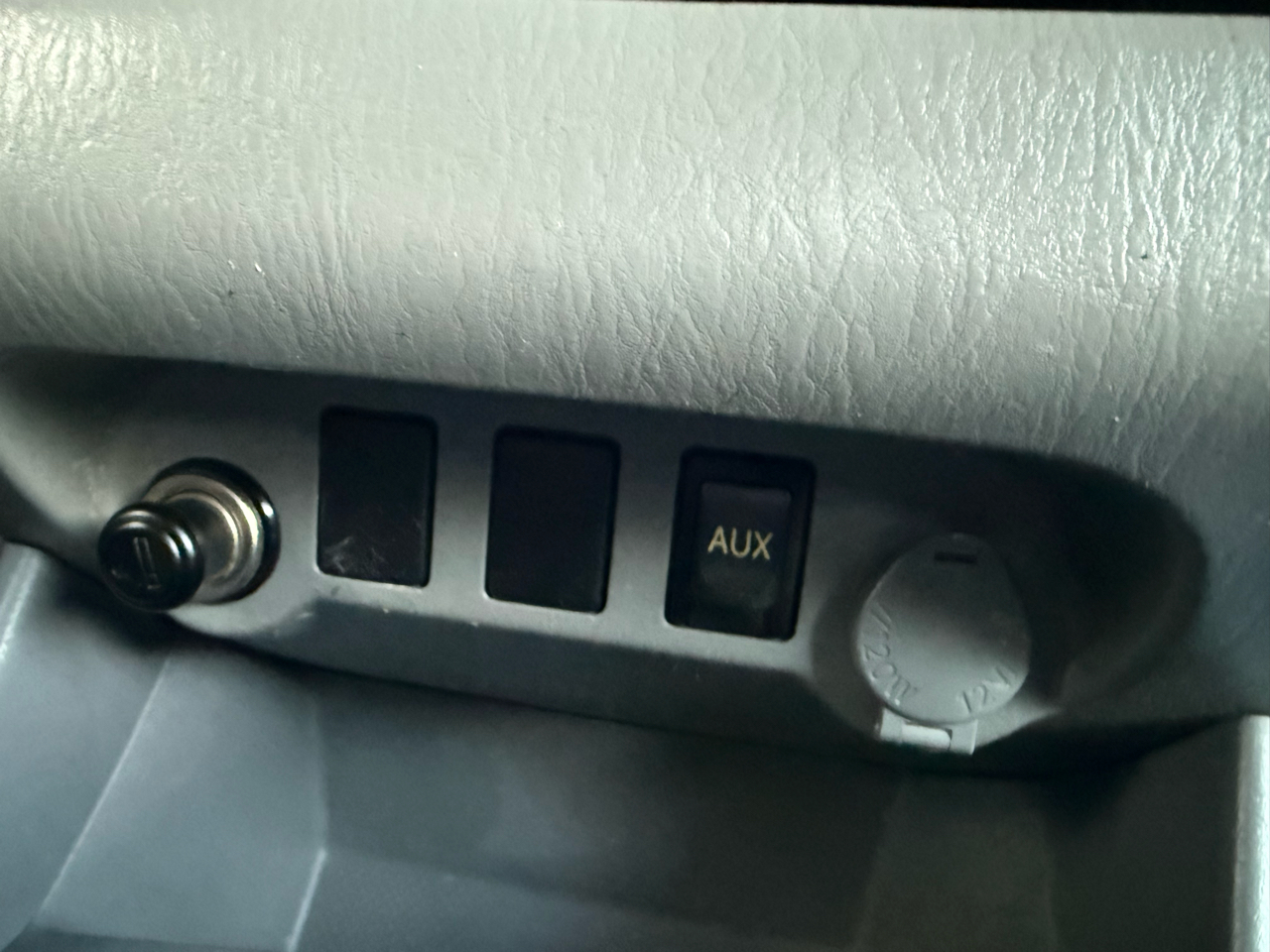 Toyota Tacoma 4WD Access V6 MT (Natl) 2010