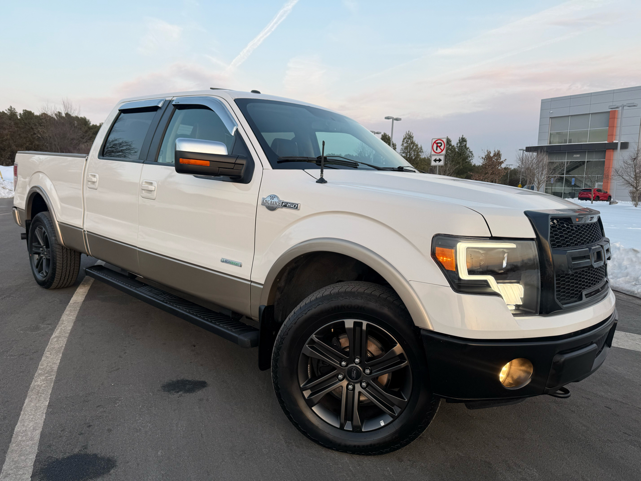 2011 Ford F-150 4WD SuperCrew 145" Platinum
