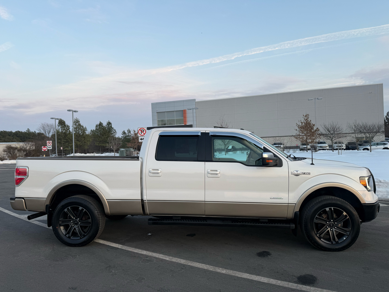 Ford F-150 4WD SuperCrew 145" Platinum 2011