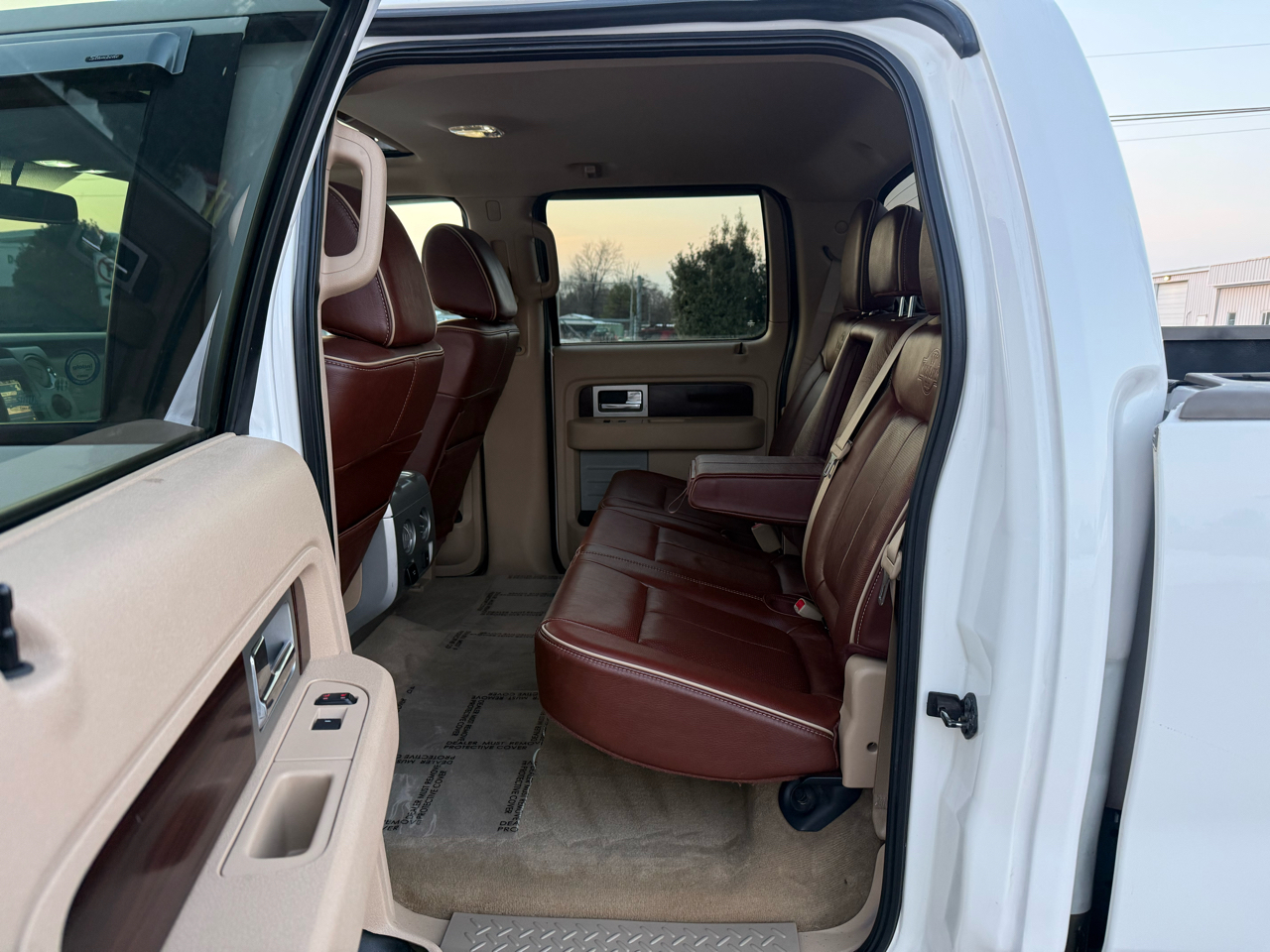 Ford F-150 4WD SuperCrew 145" Platinum 2011