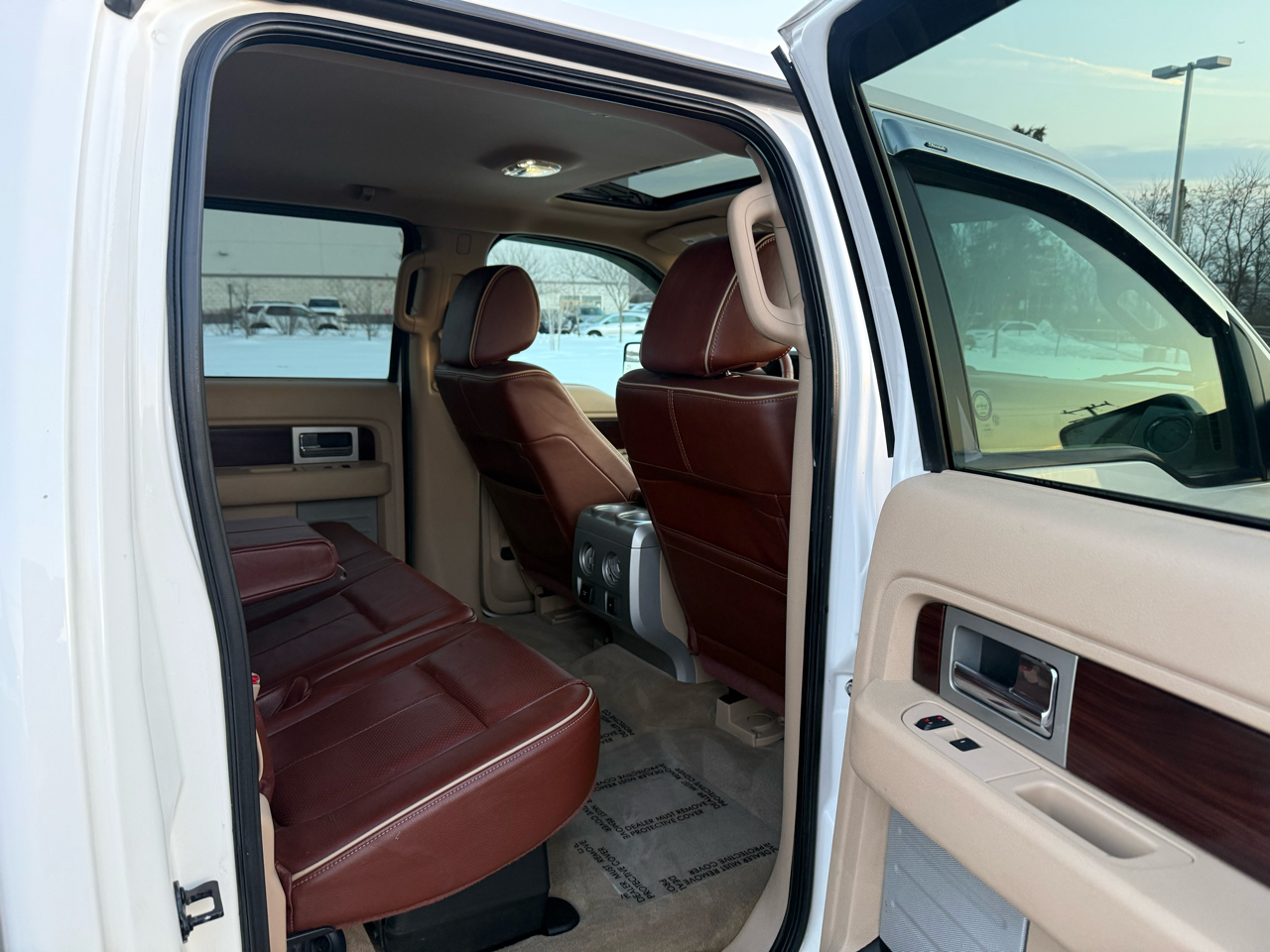 Ford F-150 4WD SuperCrew 145" Platinum 2011