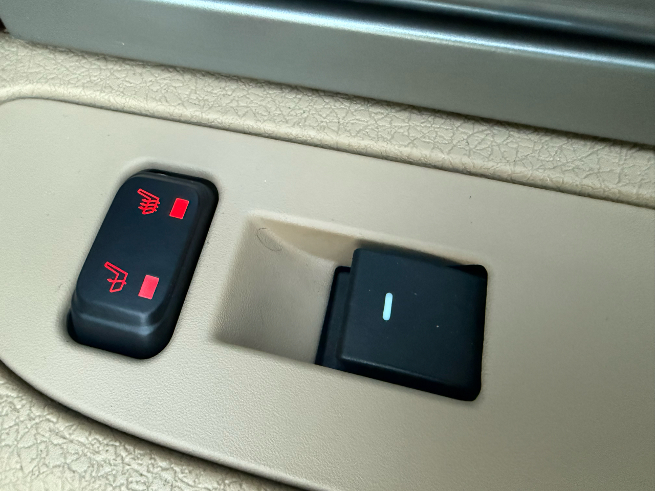 Ford F-150 4WD SuperCrew 145" Platinum 2011