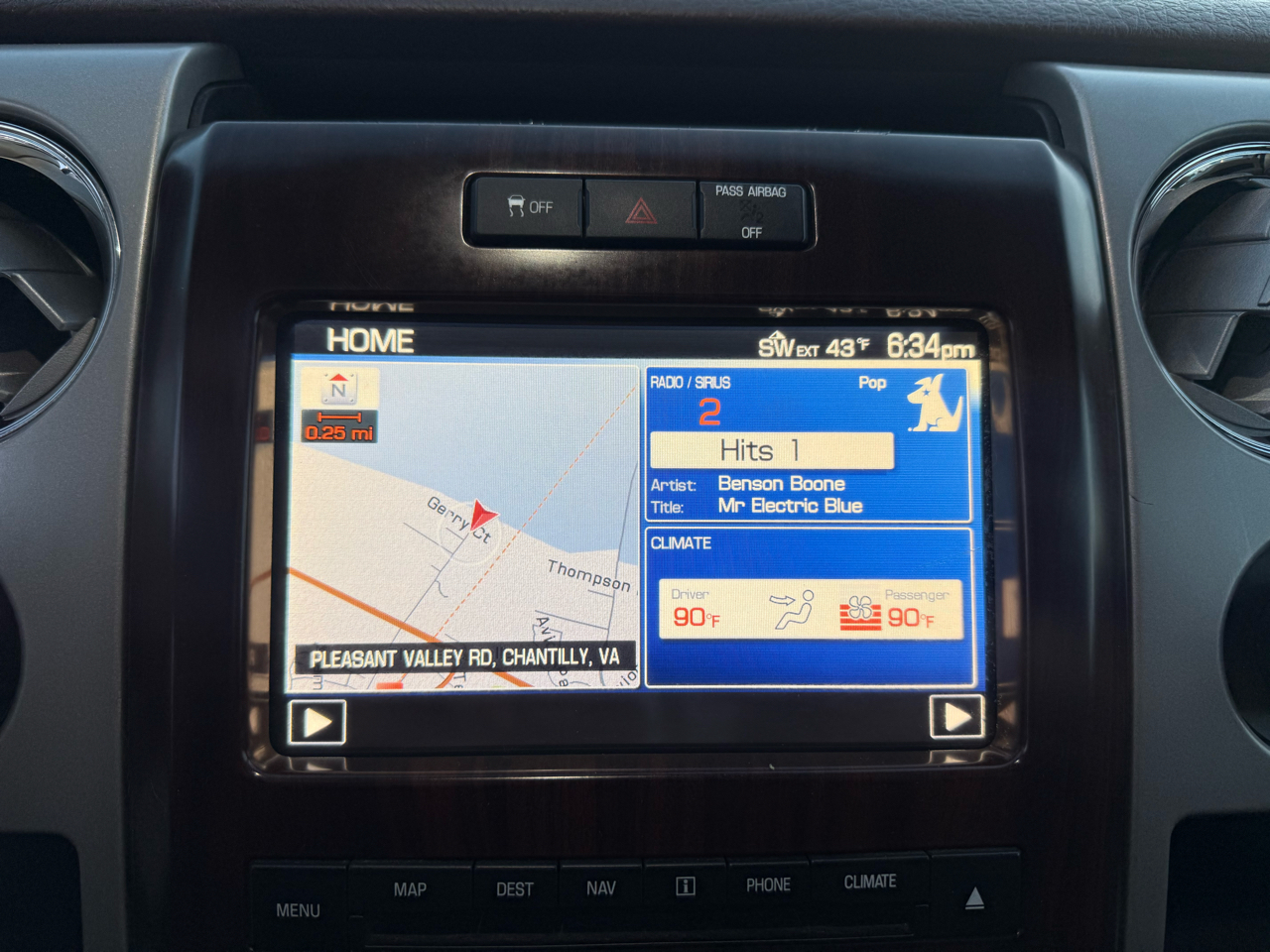 Ford F-150 4WD SuperCrew 145" Platinum 2011