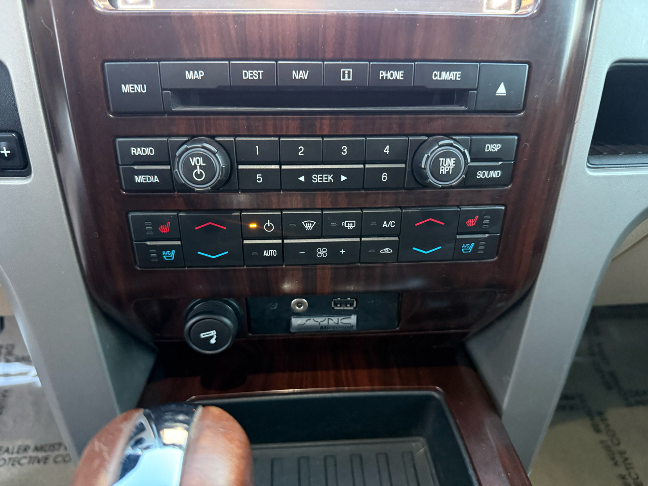 Ford F-150 4WD SuperCrew 145" Platinum 2011