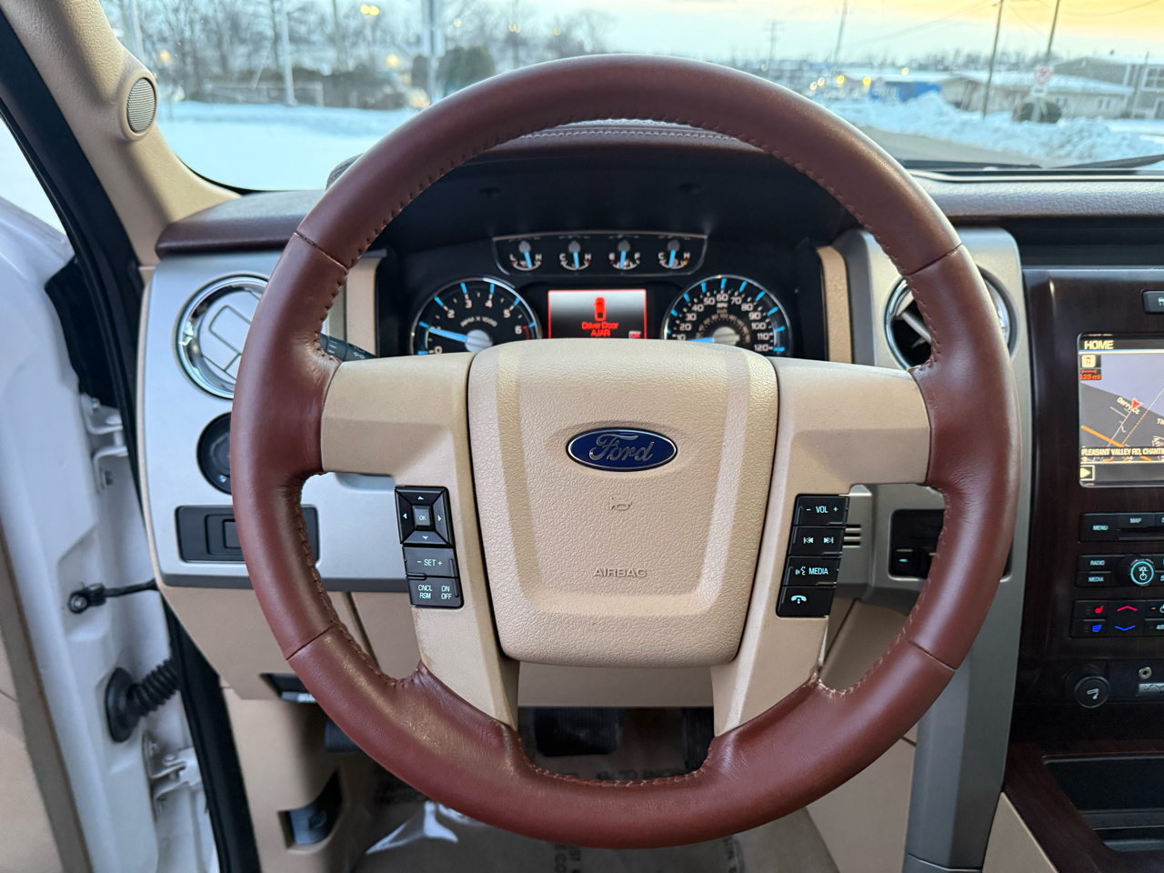 Ford F-150 4WD SuperCrew 145" Platinum 2011