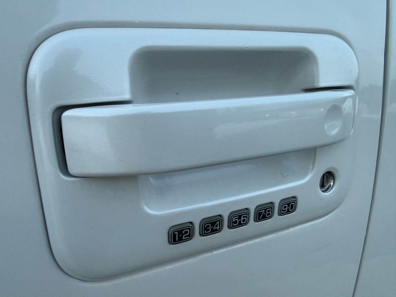 Ford F-150 4WD SuperCrew 145" Platinum 2011