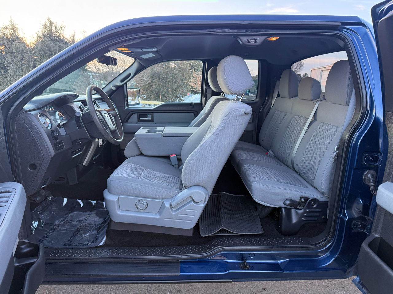 Ford F-150 4WD SuperCab 145" Lariat 2012