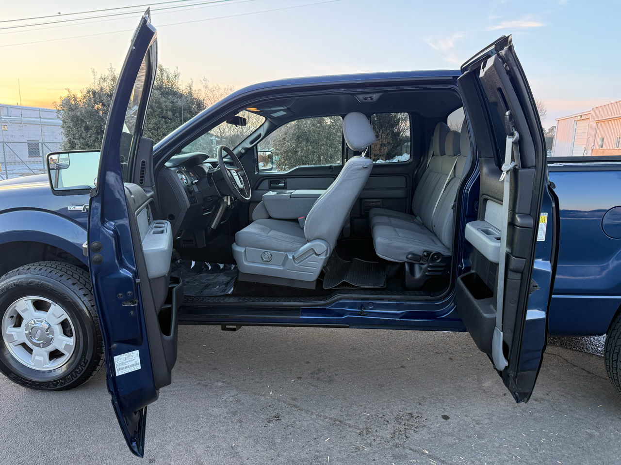 Ford F-150 4WD SuperCab 145" Lariat 2012