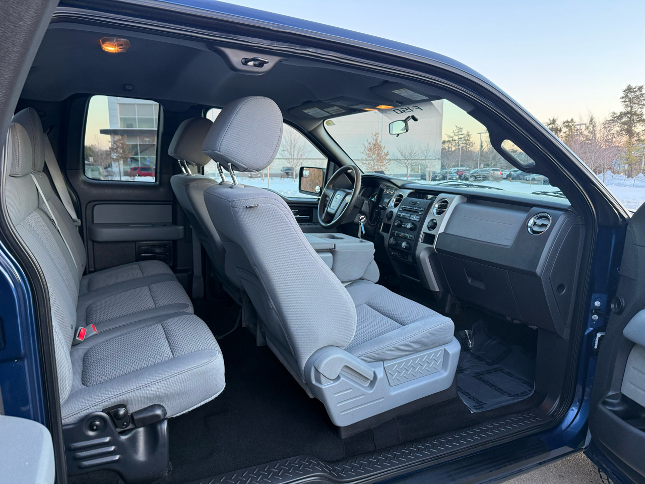 Ford F-150 4WD SuperCab 145" Lariat 2012