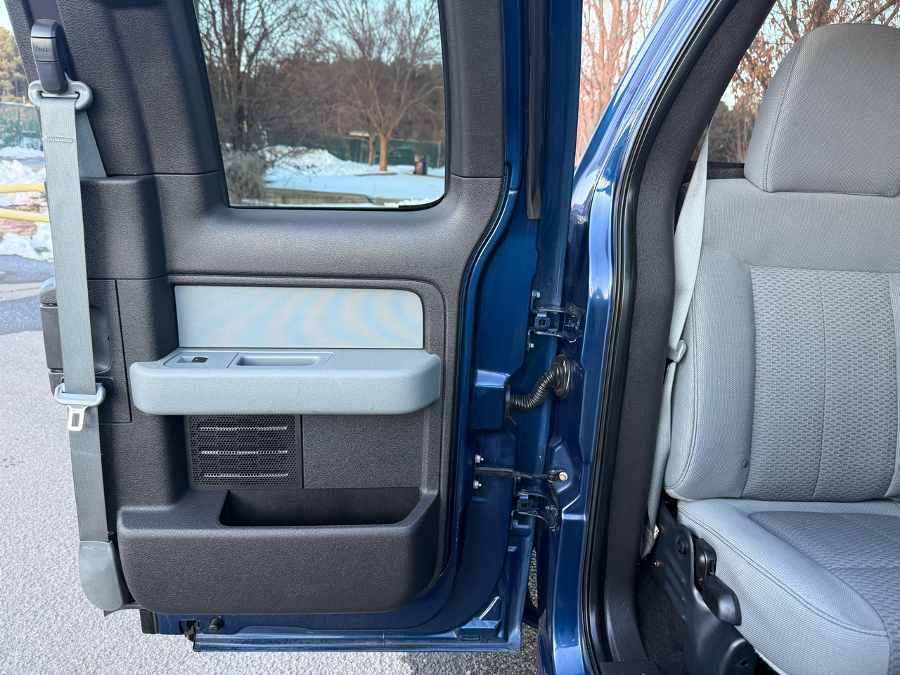 Ford F-150 4WD SuperCab 145" Lariat 2012