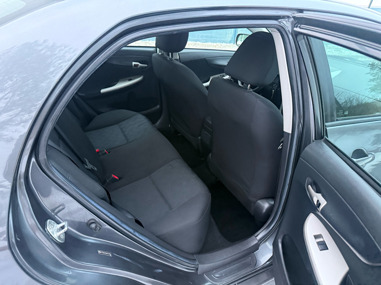 Toyota Corolla 4dr Sdn Man (Natl) 2010