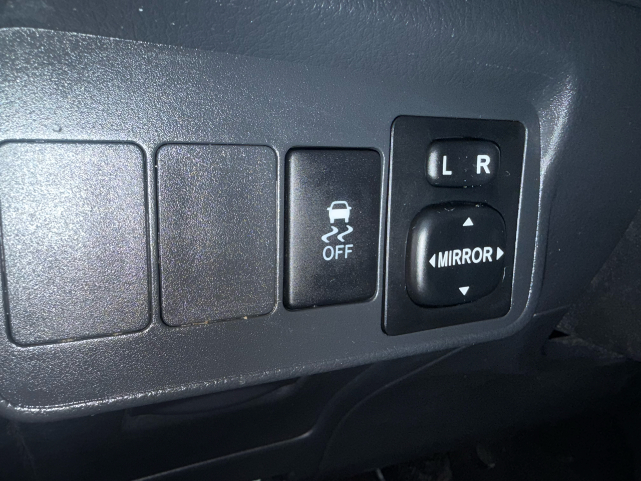 Toyota Corolla 4dr Sdn Man (Natl) 2010