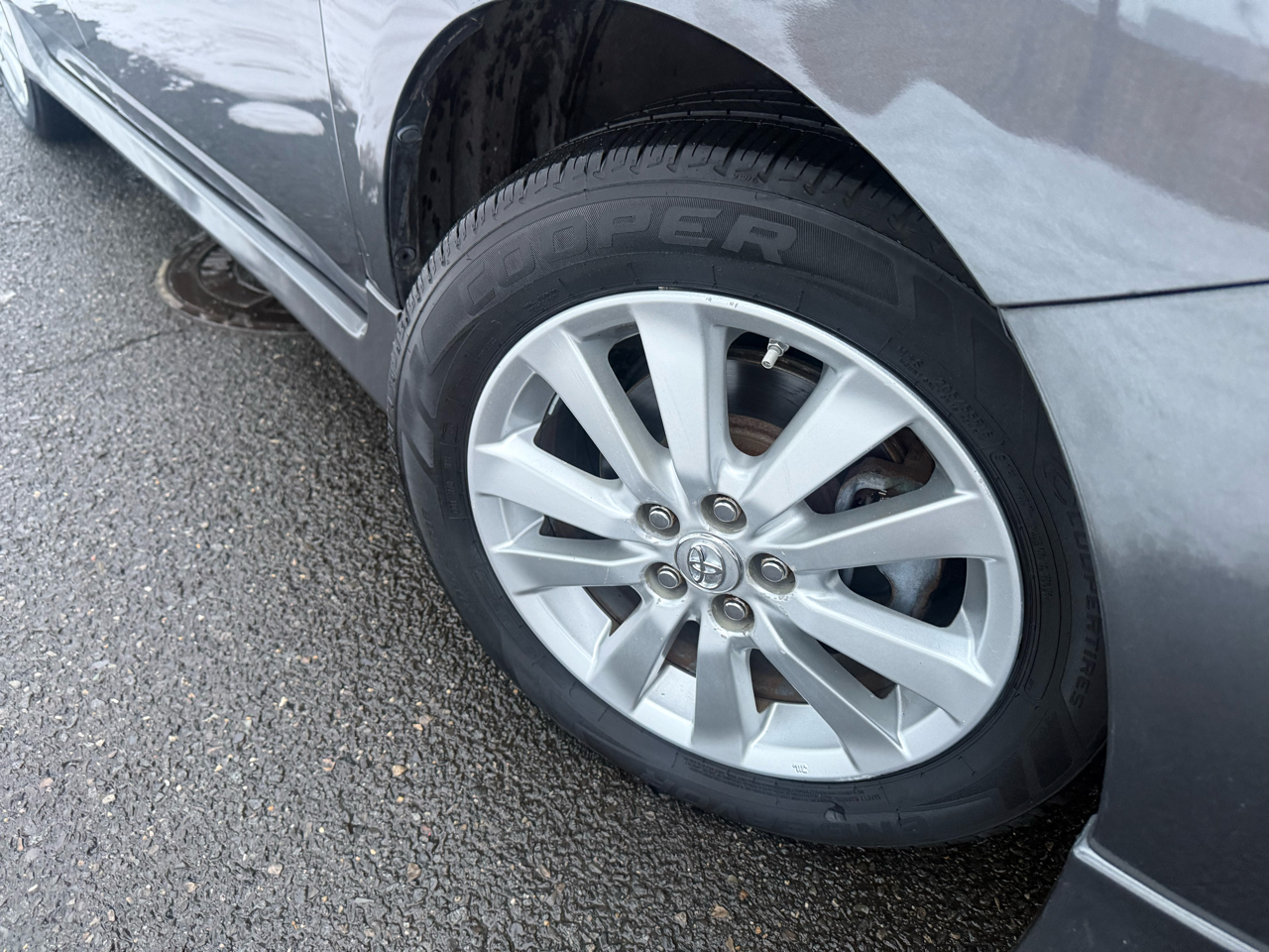 Toyota Corolla 4dr Sdn Man (Natl) 2010