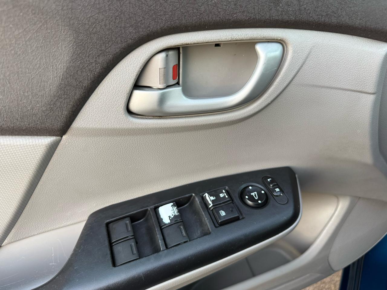 Honda Civic Sdn 4dr Auto LX 2012