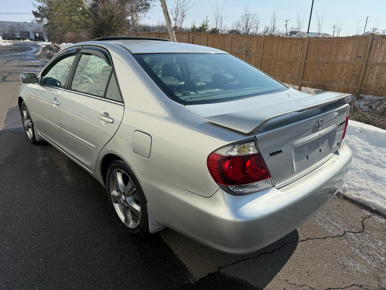 Toyota Camry 4dr Sdn SE V6 Auto (Natl) 2005