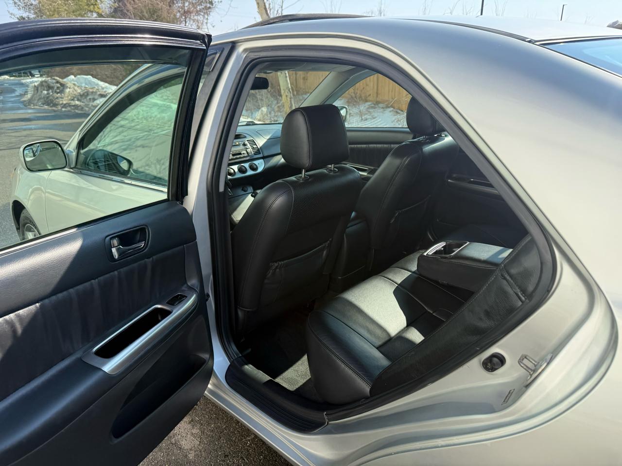 Toyota Camry 4dr Sdn SE V6 Auto (Natl) 2005