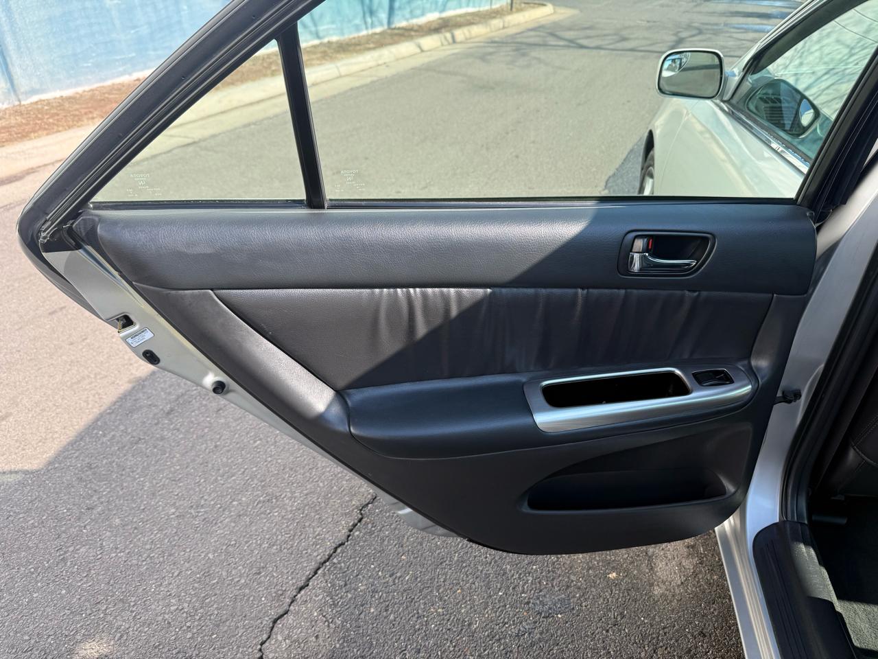 Toyota Camry 4dr Sdn SE V6 Auto (Natl) 2005