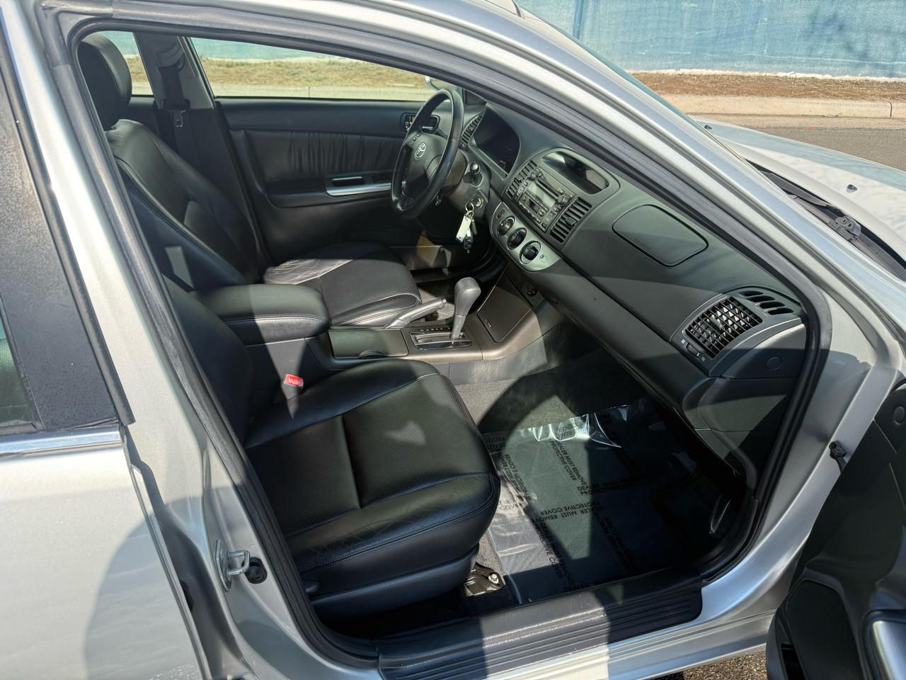 Toyota Camry 4dr Sdn SE V6 Auto (Natl) 2005