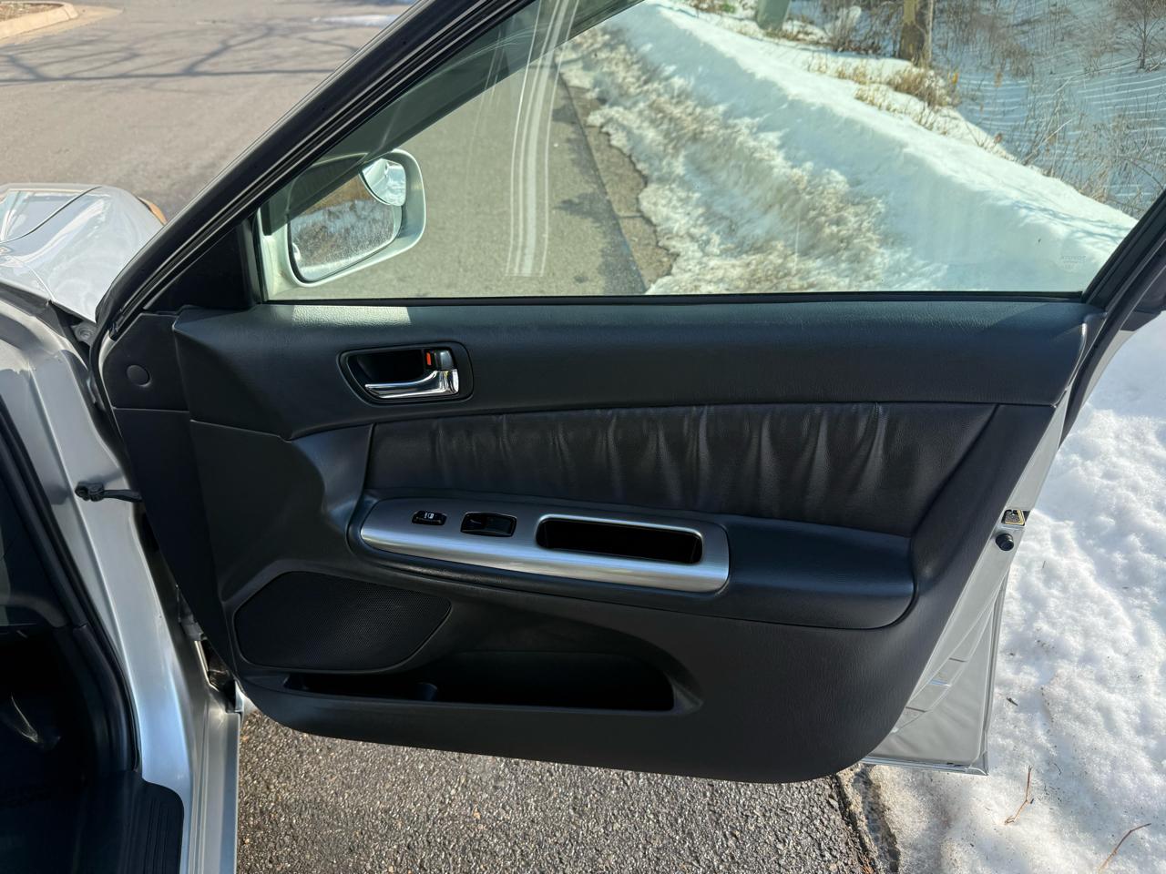 Toyota Camry 4dr Sdn SE V6 Auto (Natl) 2005