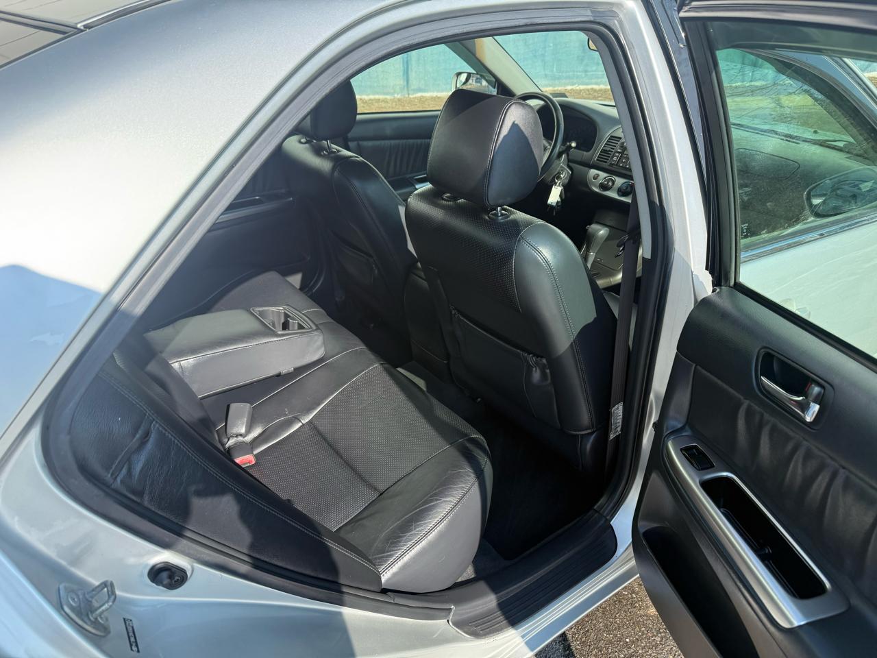 Toyota Camry 4dr Sdn SE V6 Auto (Natl) 2005