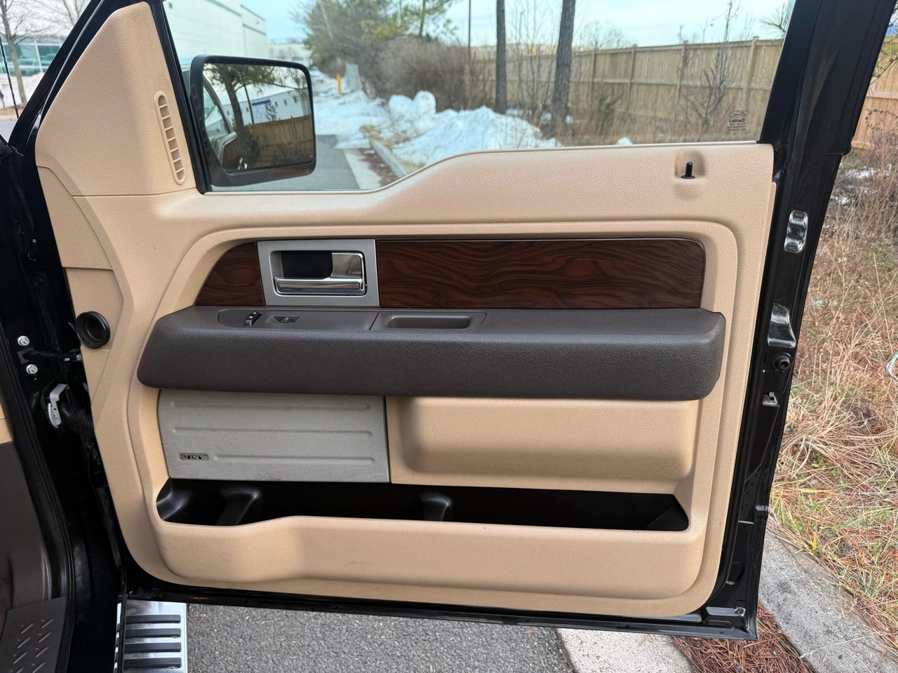 Ford F-150 4WD SuperCrew 145" Platinum 2012