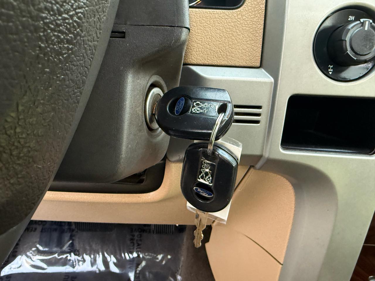 Ford F-150 4WD SuperCrew 145" Platinum 2012