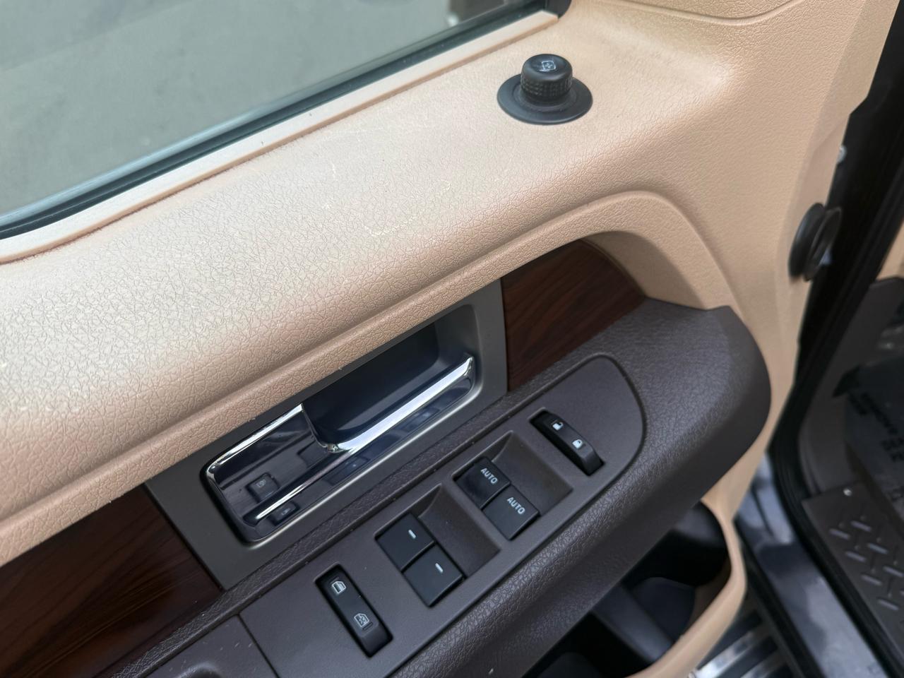 Ford F-150 4WD SuperCrew 145" Platinum 2012