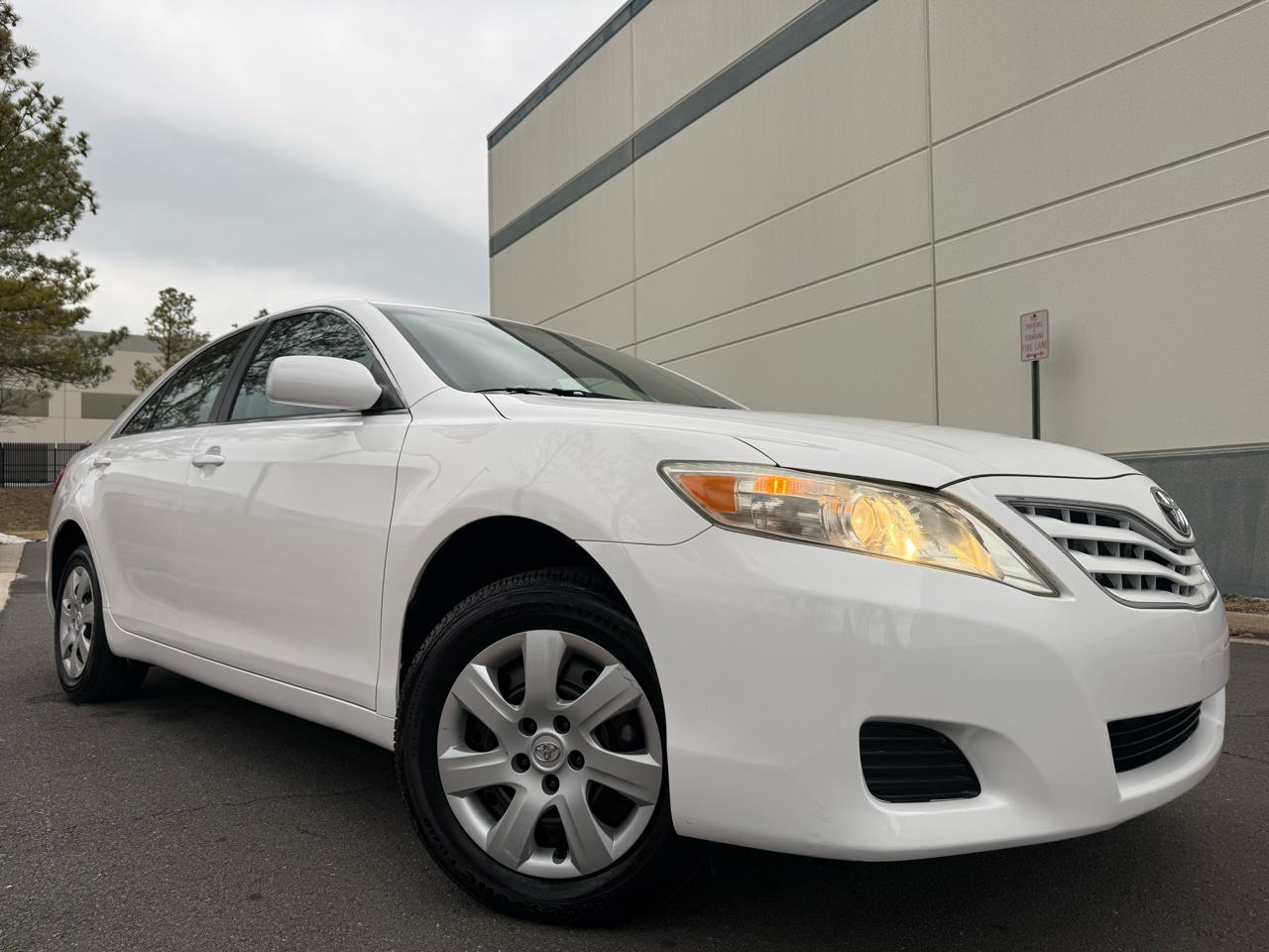 Toyota Camry 4dr Sdn I4 Man (Natl) 2010