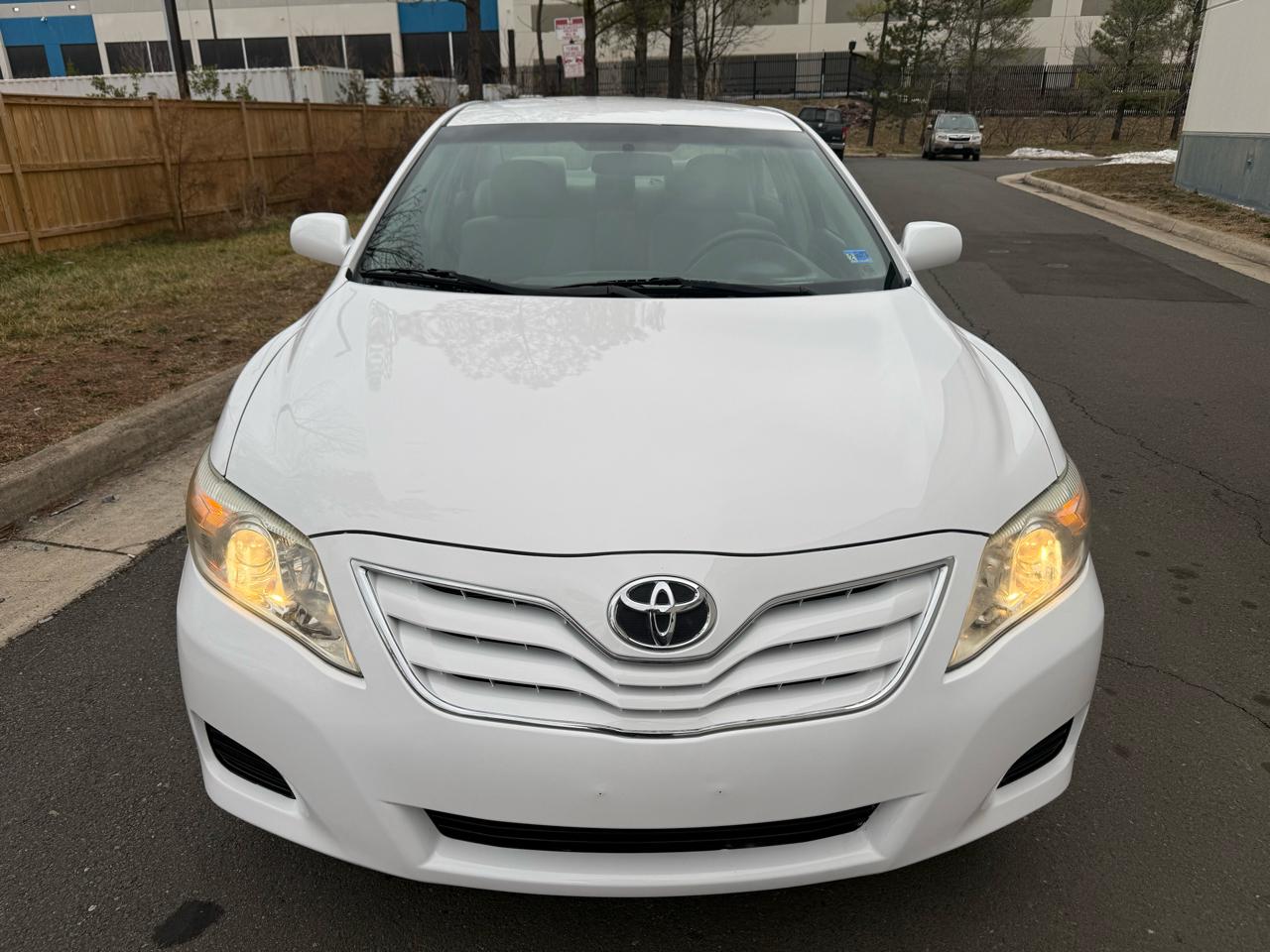 Toyota Camry 4dr Sdn I4 Man (Natl) 2010
