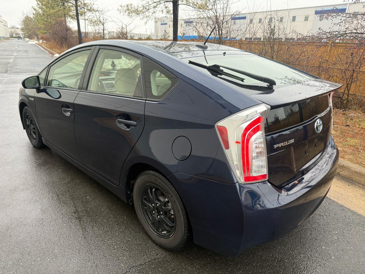 Toyota Prius 5dr HB Persona Series Special Edition (Natl) 2015