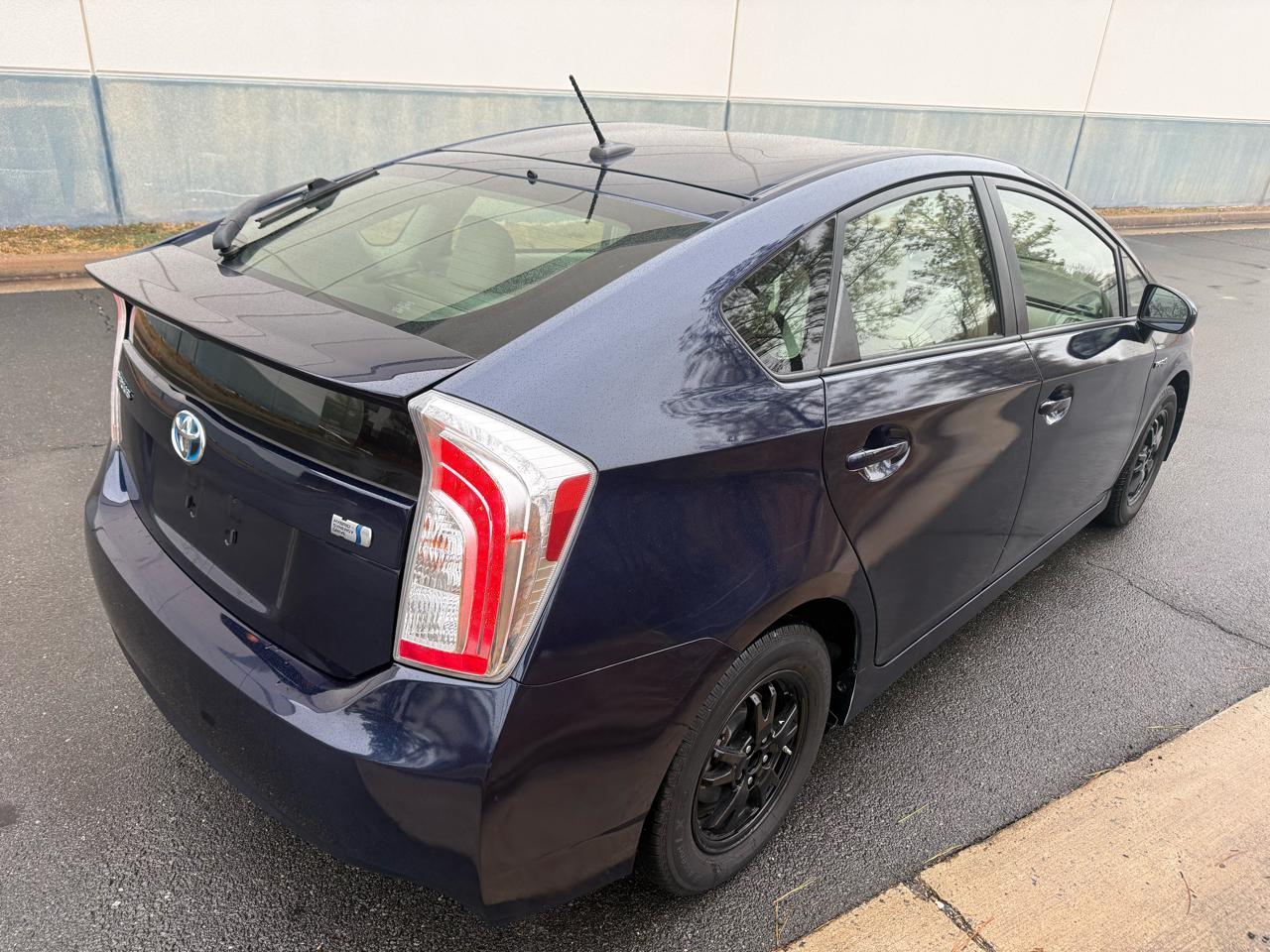 Toyota Prius 5dr HB Persona Series Special Edition (Natl) 2015