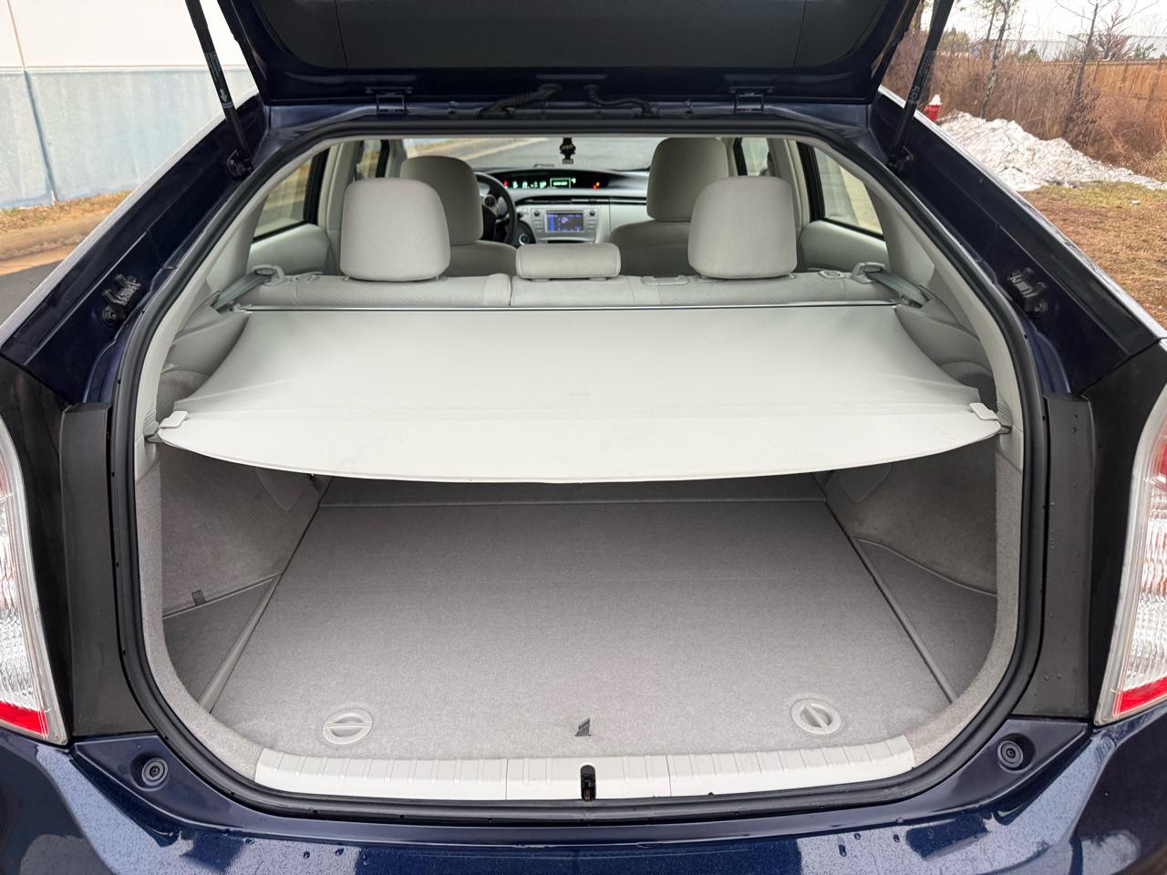 Toyota Prius 5dr HB Persona Series Special Edition (Natl) 2015