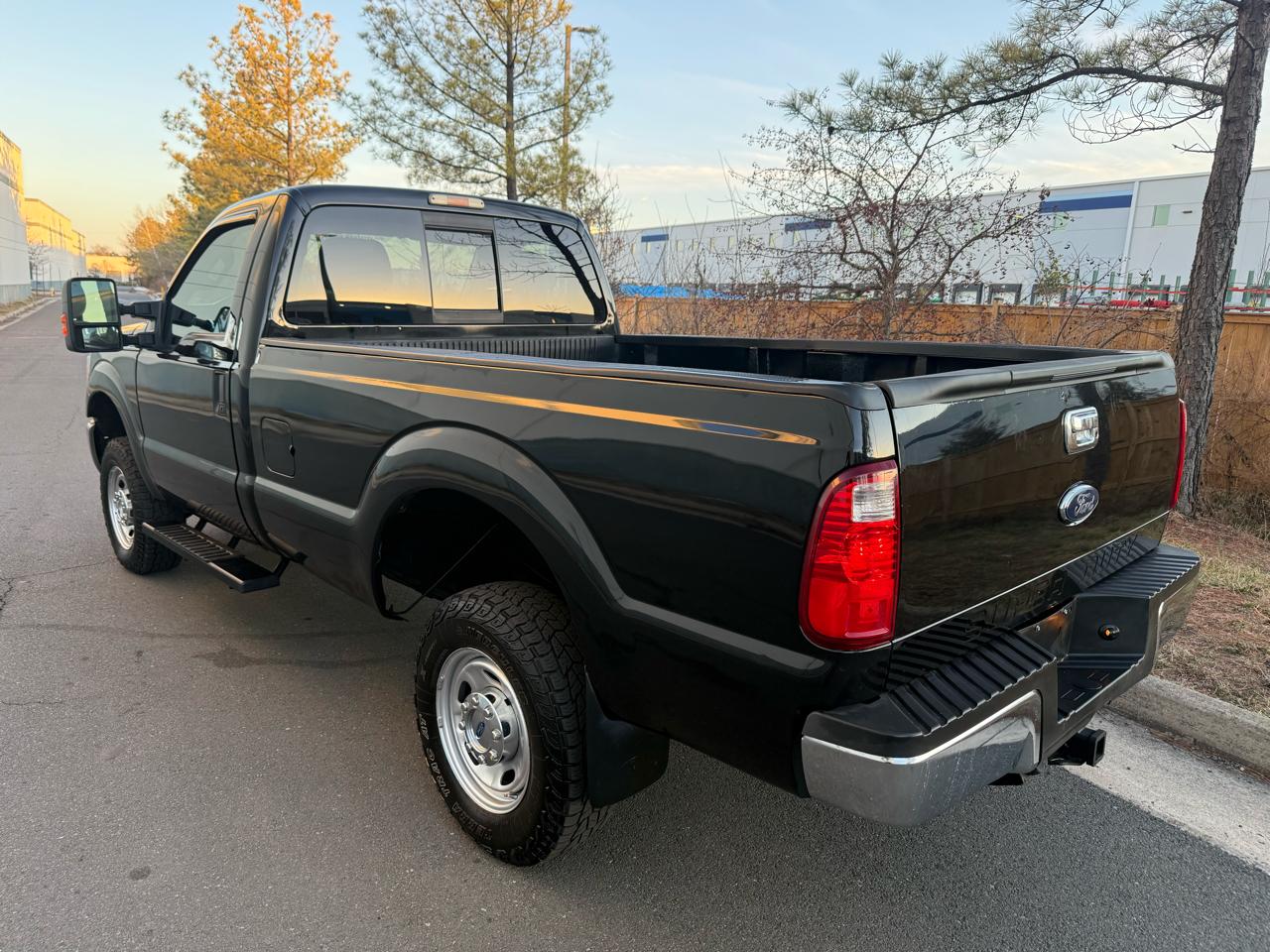 Ford Super Duty F-250 SRW 4WD Reg Cab 137" XLT 2015