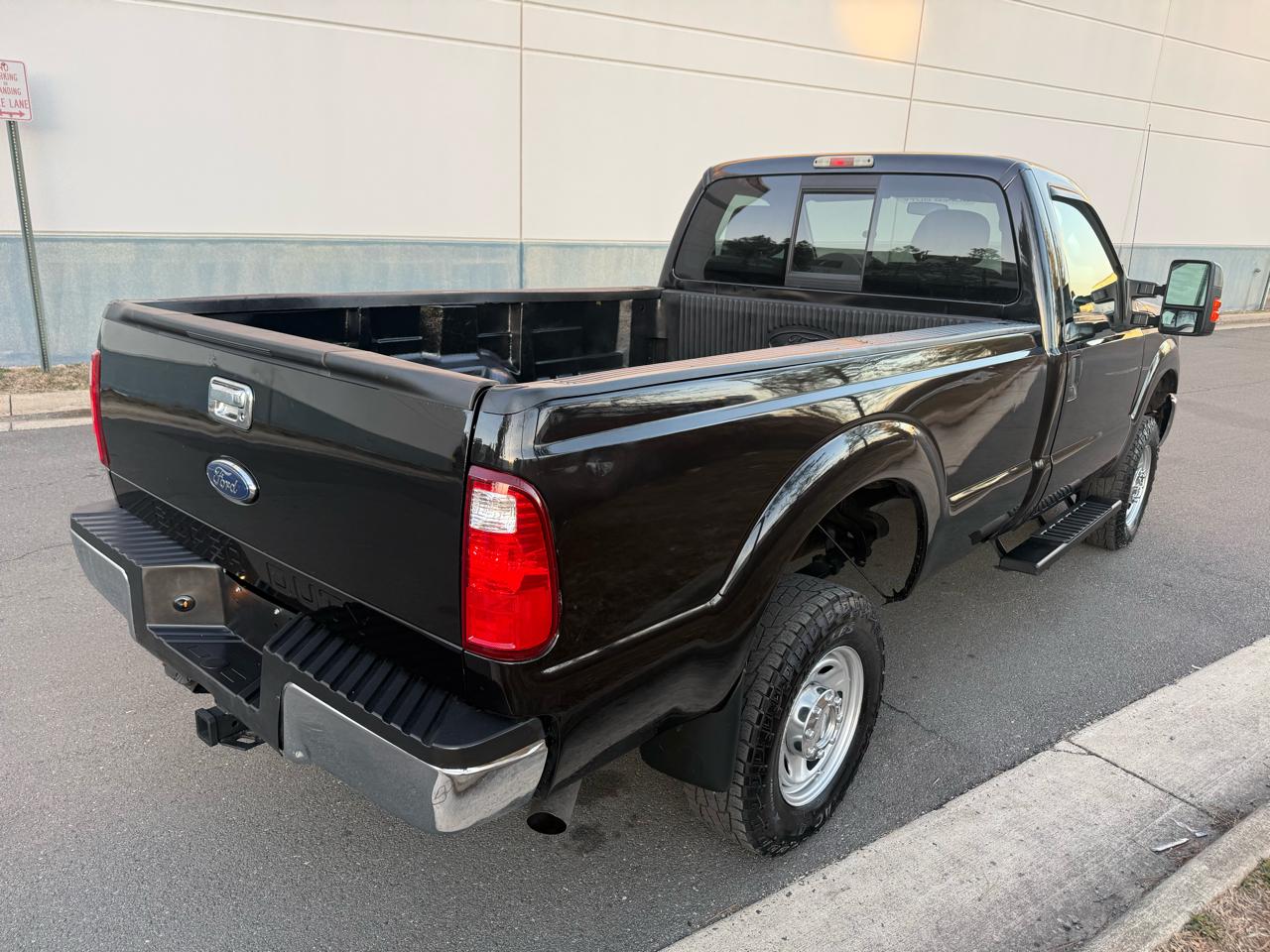 Ford Super Duty F-250 SRW 4WD Reg Cab 137" XLT 2015