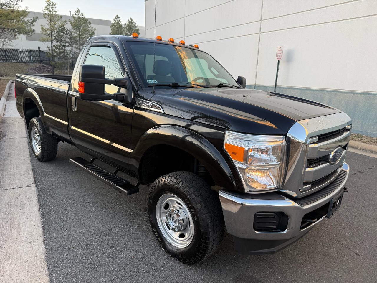 Ford Super Duty F-250 SRW 4WD Reg Cab 137" XLT 2015
