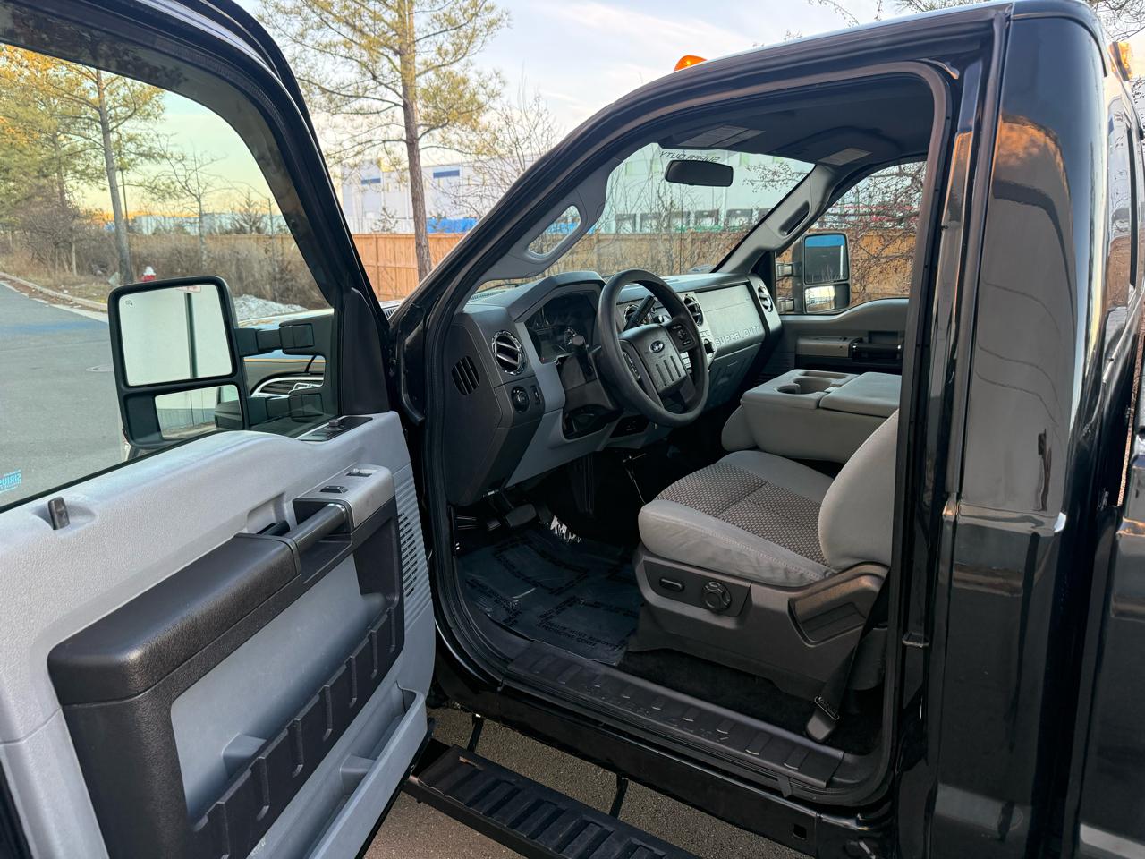 Ford Super Duty F-250 SRW 4WD Reg Cab 137" XLT 2015