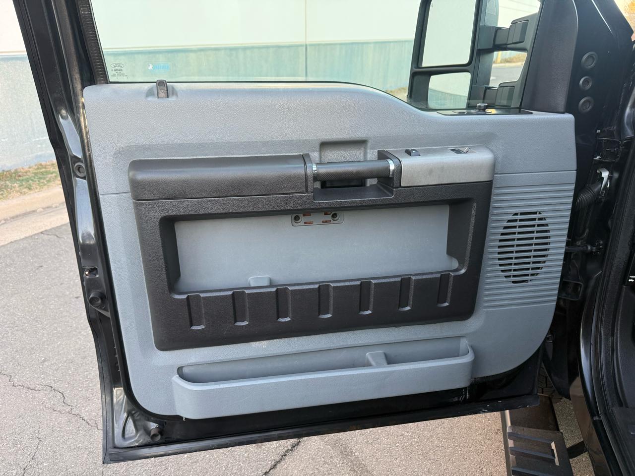 Ford Super Duty F-250 SRW 4WD Reg Cab 137" XLT 2015