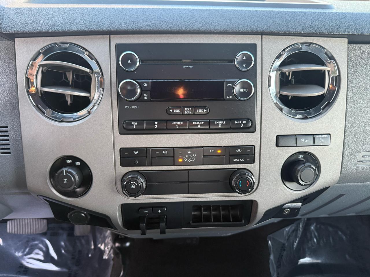 Ford Super Duty F-250 SRW 4WD Reg Cab 137" XLT 2015