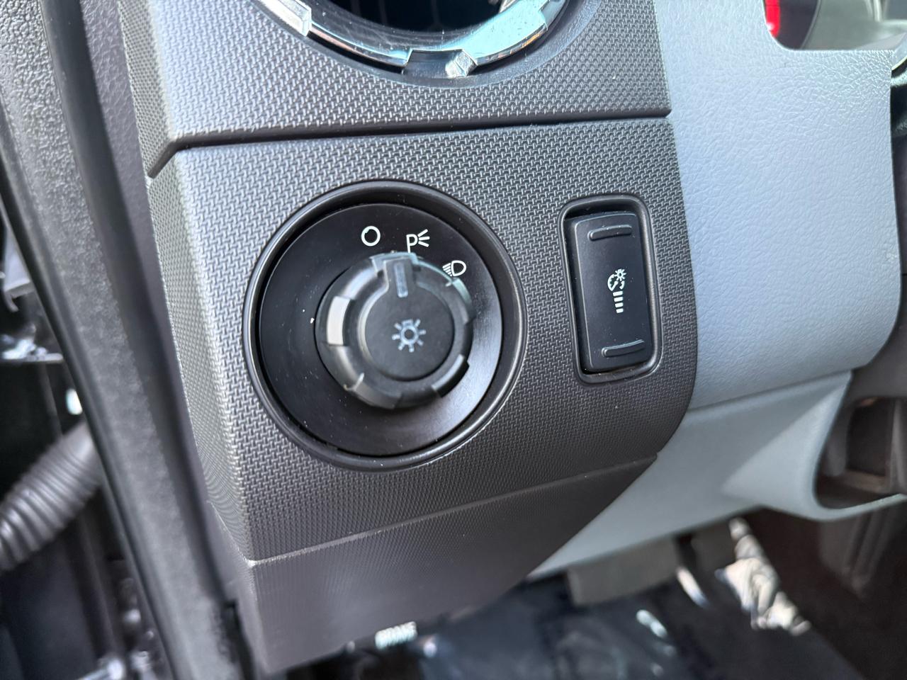 Ford Super Duty F-250 SRW 4WD Reg Cab 137" XLT 2015