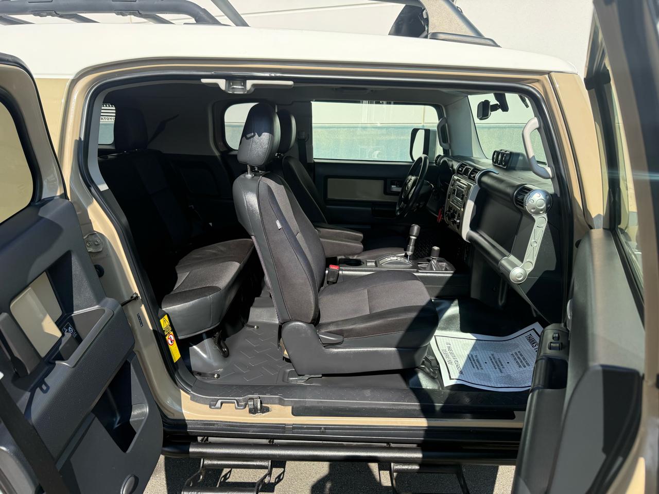 Toyota FJ Cruiser 4WD 4dr Man (Natl) 2011