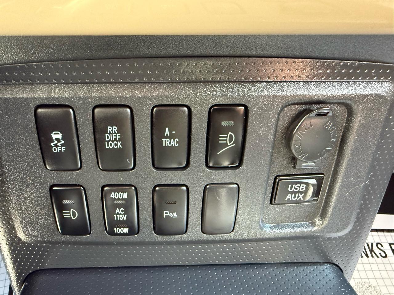 Toyota FJ Cruiser 4WD 4dr Man (Natl) 2011