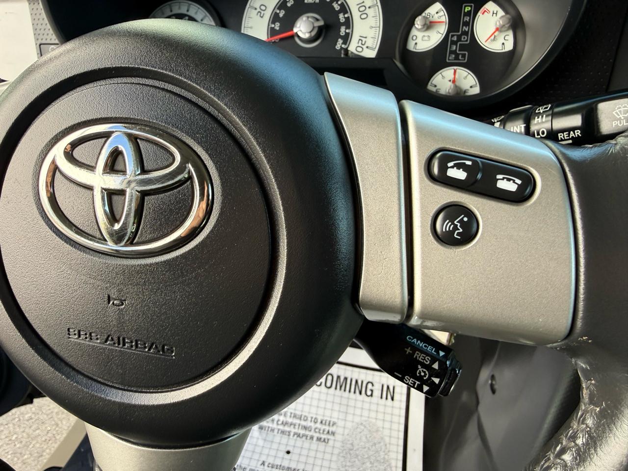 Toyota FJ Cruiser 4WD 4dr Man (Natl) 2011