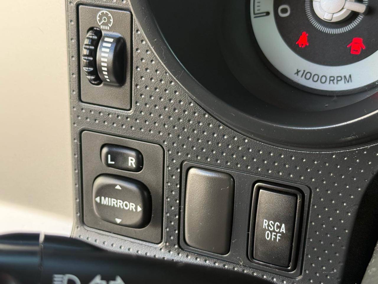 Toyota FJ Cruiser 4WD 4dr Man (Natl) 2011