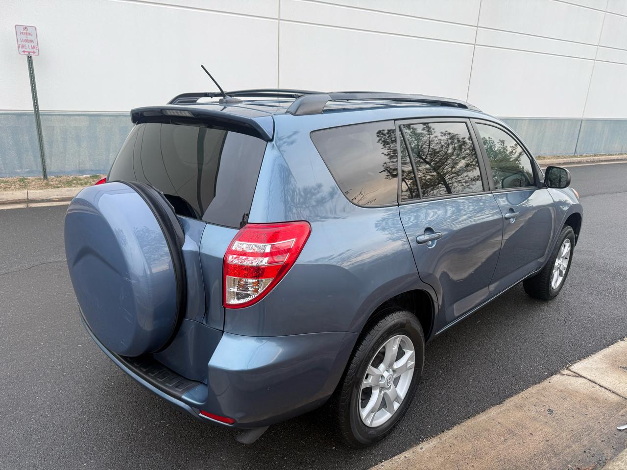 Toyota RAV4 FWD 4dr I4 (Natl) 2012