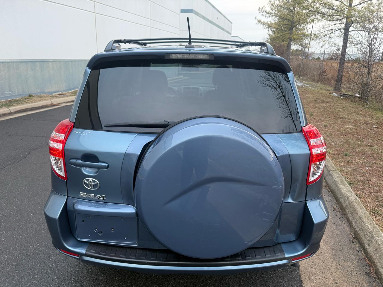 Toyota RAV4 FWD 4dr I4 (Natl) 2012