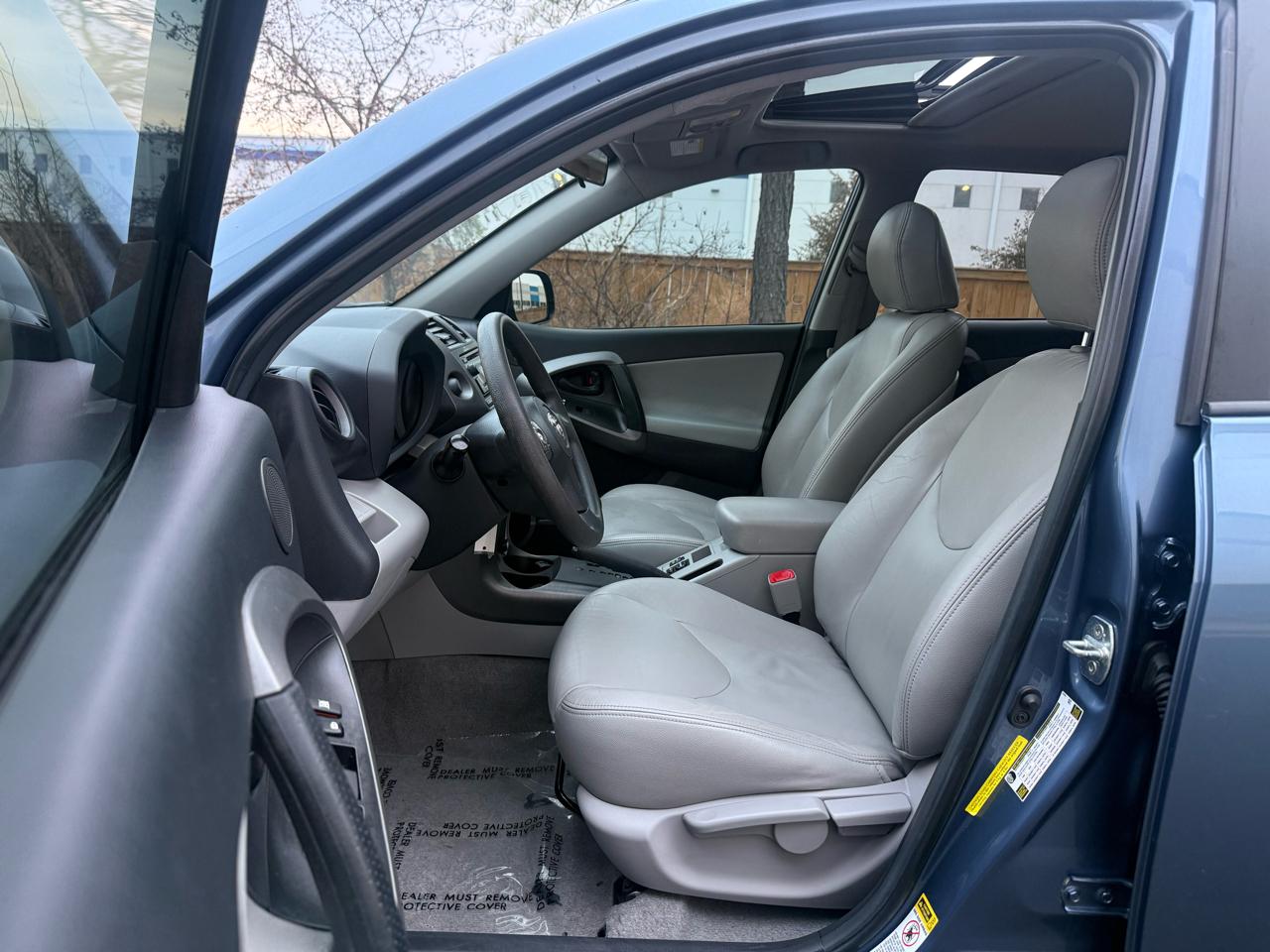 Toyota RAV4 FWD 4dr I4 (Natl) 2012